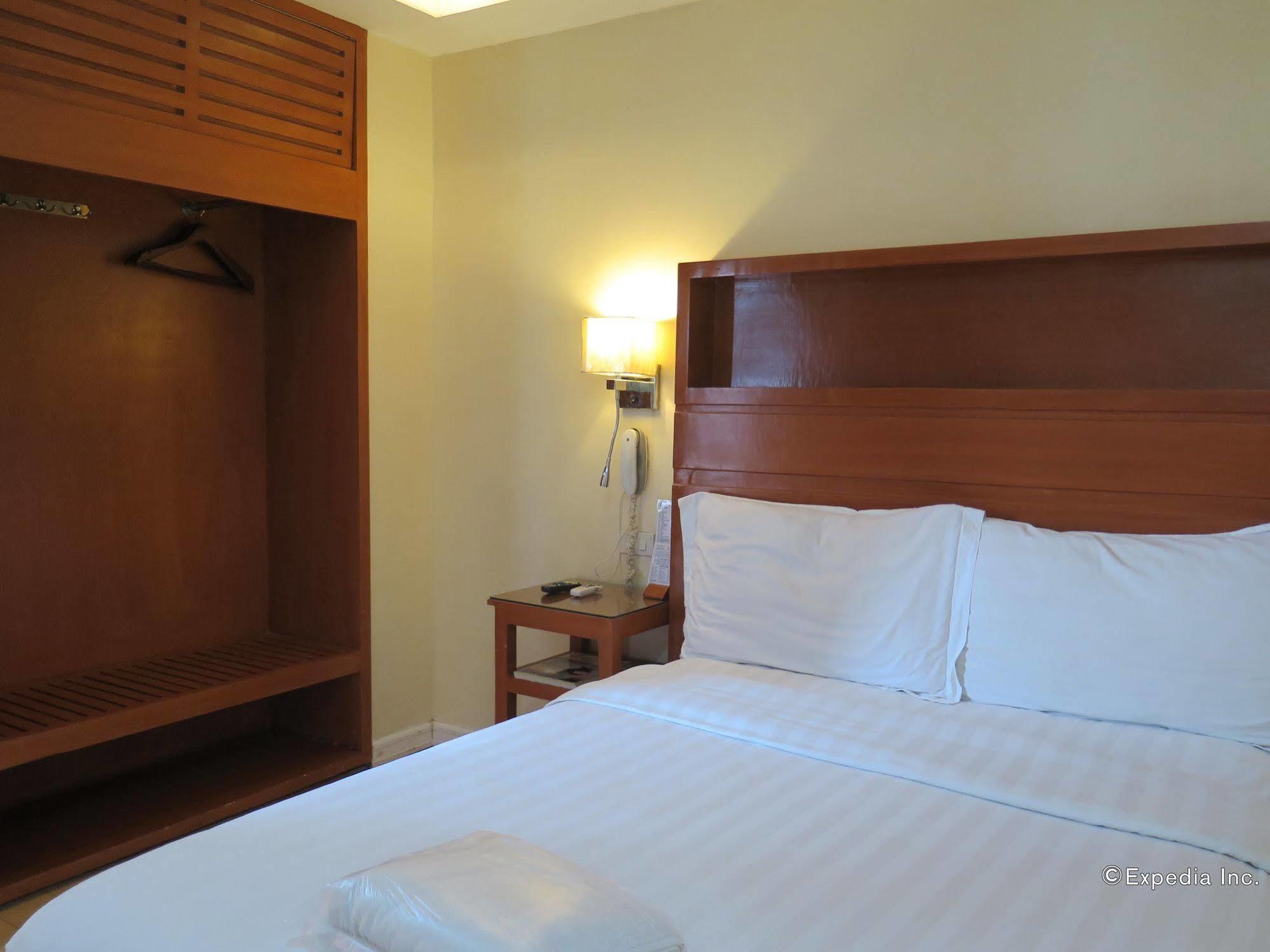 La Gloria Residence Inn Cebu Exteriör bild